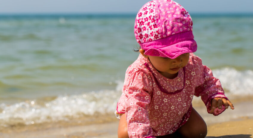 Comment choisir un chapeau anti-UV pour bébé ?